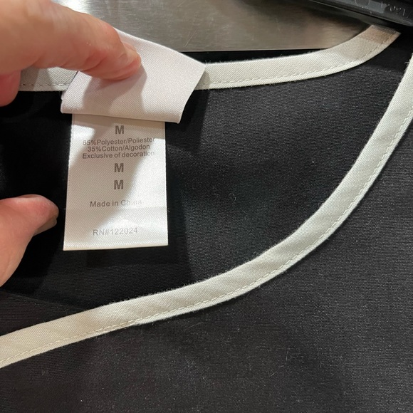 NFL Raiders scrub top - Picture 5 of 7